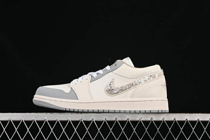 Picture of Air Jordan 1 LOW _SKUfw20213104874410675fw